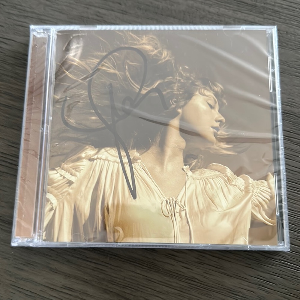 Signed Fearless (Taylor’s Version) CD - Taylor Swift